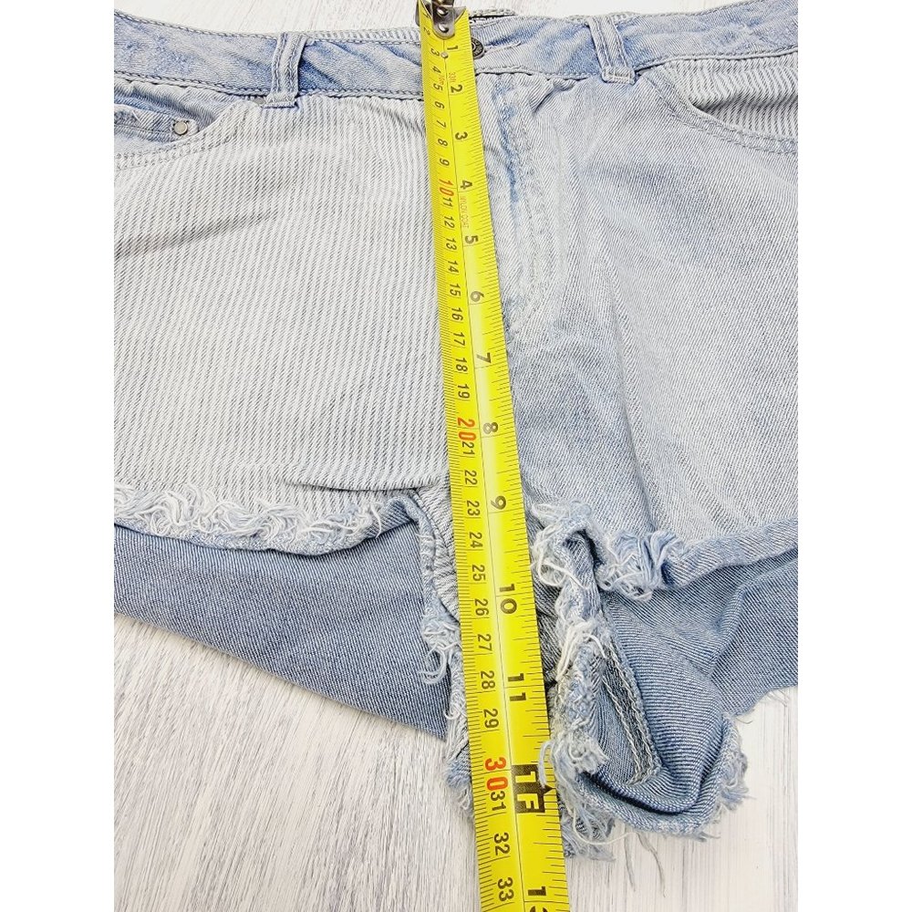 Distressed High Rise Denim Shorts Size 13 Waist 31 - Picture 5 of 7